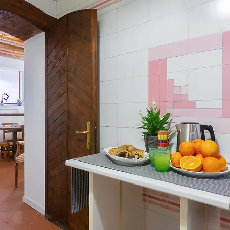 Guesthost - Center Ztl Lovely Appartamento