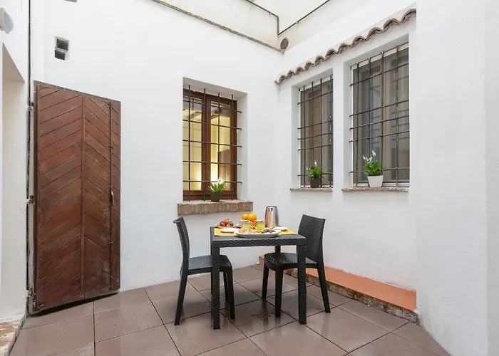 Guesthost - Center Ztl Lovely Appartamento *