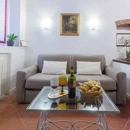 Apartmán Guesthost - Center Ztl Lovely