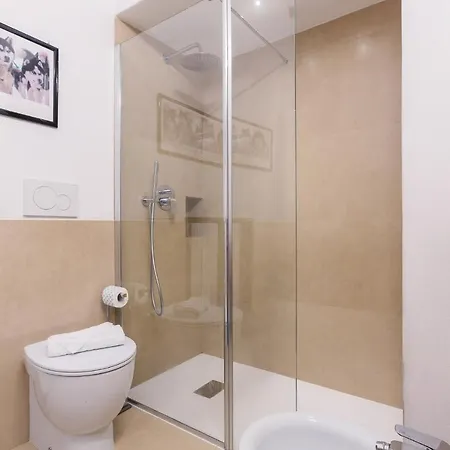 Guesthost - Center Ztl Lovely Apartment