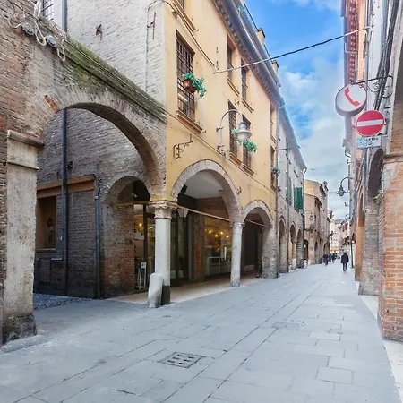 Center Ztl Lovely * Феррара