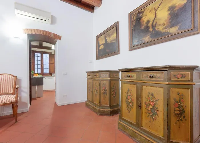 Guesthost - Center Ztl Lovely Daire *