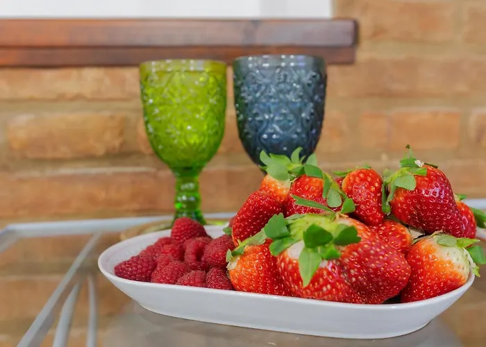 Guesthost - Center Ztl Lovely Daire *