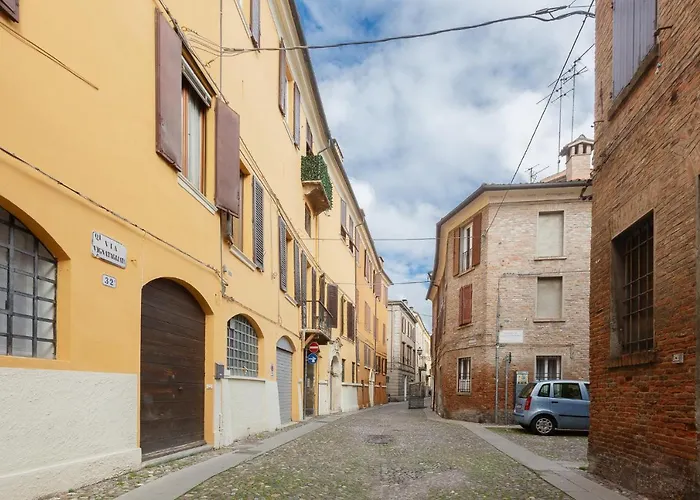 Guesthost - Center Ztl Lovely Daire *